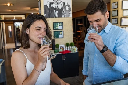 Dégustation de vin au clos des roses à Fréjus