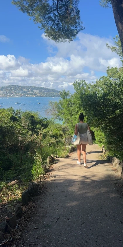 Balade pédestre, sentiers de randonnée sur l'ile Sainte Marguerite à Cannes