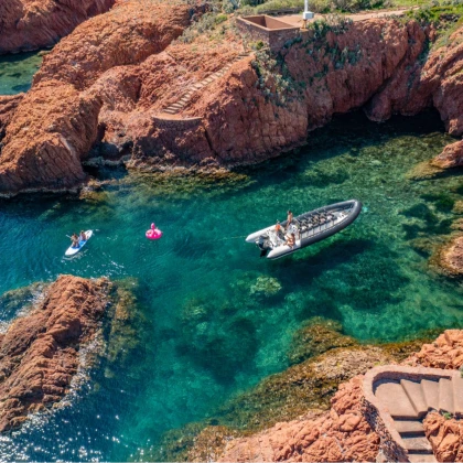 Balade en bateau dans les calanques de l'Estérel