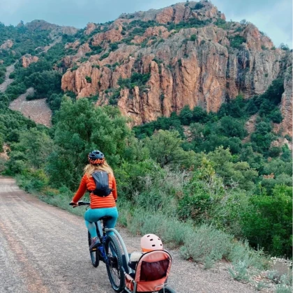 Location vtt électrique massif de l'Estérel avec remorque ou vtt taille enfant