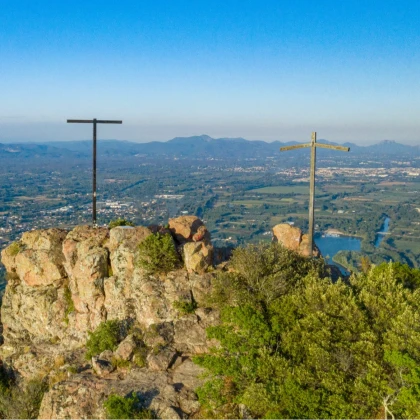 3 croix rocher de roquebrune sur argens