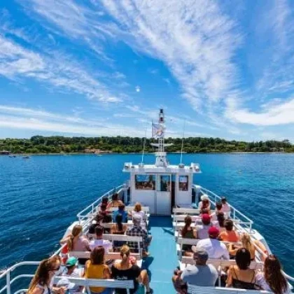 Shuttle boat cruise between Cannes and Sainte Marguerite Island