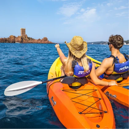 kayak tour in the Esterel coves