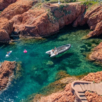 Boat excursion in the Esterel coves