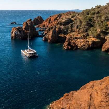 Catamaran coastal tour Cap Dramont