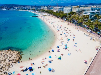 Plage publique cannes