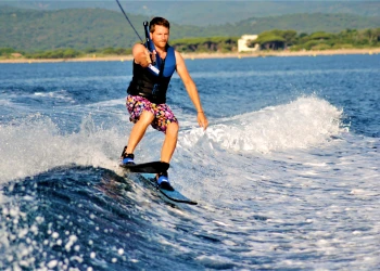 Waterskiing & wakeboard - Expérience Côte d'Azur