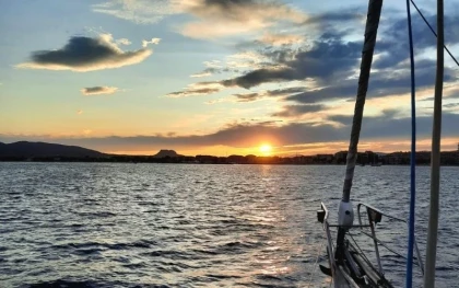 coucher de soleil en bateau