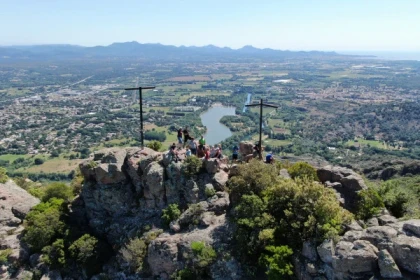 The Roquebrune Rock ascent - Roquebrune-sur-Argens - Expérience Côte d'Azur