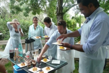Cooking workshop: tapenade, fruits & flowers, pistou, Pan Bagnat - Expérience Côte d'Azur