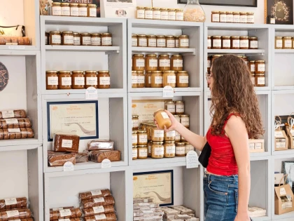 Educational workshop about bees and discovery of hives - Expérience Côte d'Azur