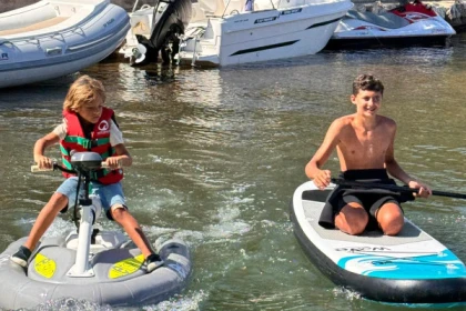 Electric Jet Ski for Kids on the Agay River – Saint-Raphaël - Expérience Côte d'Azur