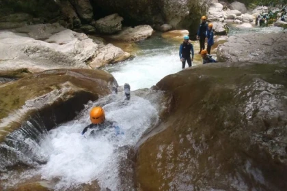 Guided canyoning in the Gorges du Loup with jumps and natural slides - Expérience Côte d'Azur