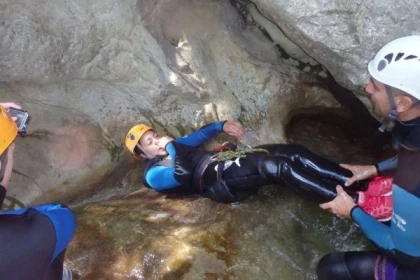 Guided canyoning in the Gorges du Loup with jumps and natural slides - Expérience Côte d'Azur