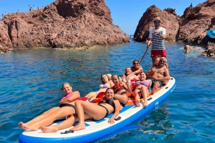 PROMO - FULL DISCOVERY Group Combo: Calanques tour on a giant paddle + treasure hunt - Expérience Côte d'Azur