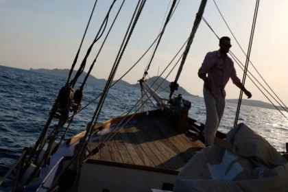 Sunset cruise abord a traditional sailing boat - Expérience Côte d'Azur