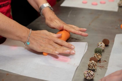 Create your own chocolate piece in Nice - Expérience Côte d'Azur