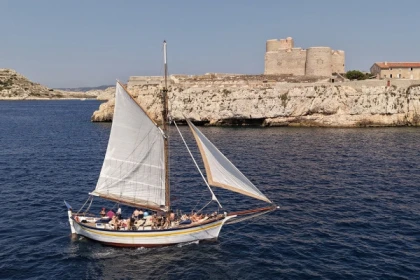 Sailing cruise : Château d'If, Calanques & swimming - Expérience Côte d'Azur
