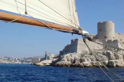 Sailing cruise : Château d'If and the Frioul calanques - Expérience Côte d'Azur
