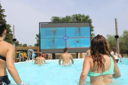 Cross fit training in swimming pool  - Expérience Côte d'Azur
