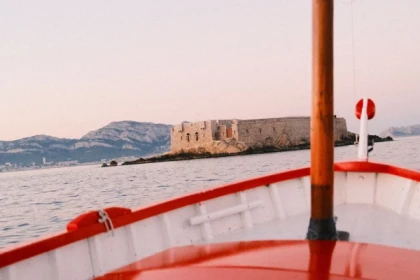 Half-day cruise onboard a traditional barquette - Expérience Côte d'Azur