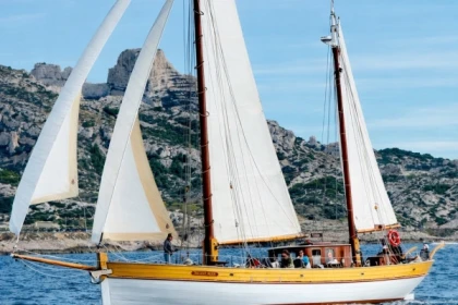 Set Sail – Half-Day Sailing Trip with Bruine Beer - Expérience Côte d'Azur