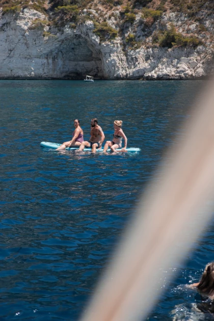 Catamaran Cruise to Frioul from Marseille – Afternoon Relaxation - Expérience Côte d'Azur
