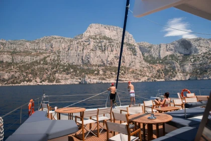 Catamaran day cruise - Calanques & Riou from Marseille - Expérience Côte d'Azur