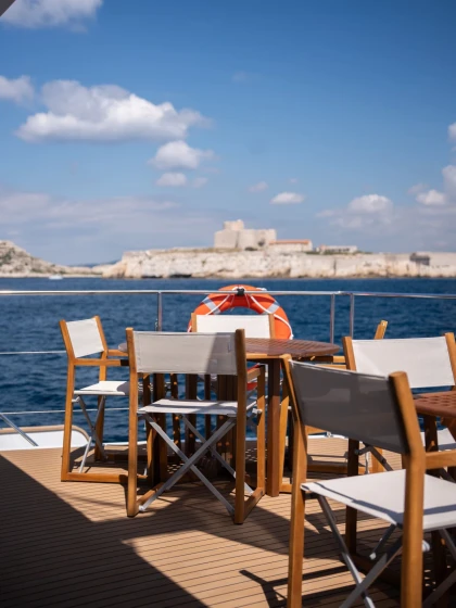 île Maïre Marseille eau turquoise excursion bateau