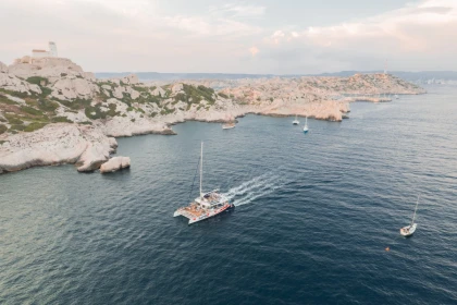 croisière catamaran Marseille coucher de soleil Frioul