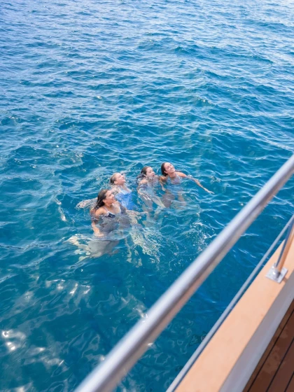 Relaxing afternoon catamaran cruise from Nice - Bay of Villefranche-sur-Mer & Saint-Jean-Cap-Ferrat - Expérience Côte d'Azur