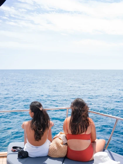 Brunch at sea on a catamaran - Departure from Nice, Villefranche & Saint-Jean-Cap-Ferrat - Expérience Côte d'Azur