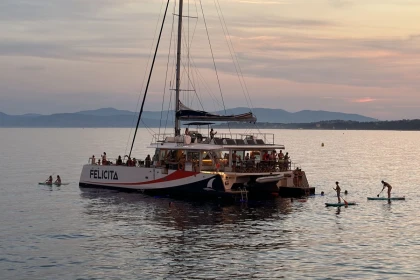 Catamaran St Raphaël - Dinner Evening Cap Dramont & Ile d'Or - Expérience Côte d'Azur