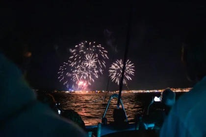 Departure from St Raphaël - Fireworks display - Expérience Côte d'Azur