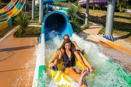 Water Park in Frejus: Full-Day with 19 Aqualand Slides & Wave Pools - Expérience Côte d'Azur