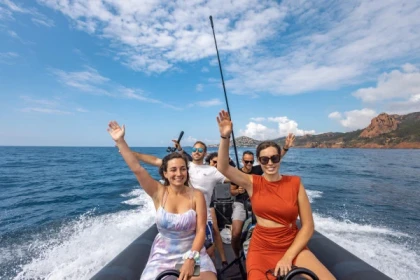 Nautical excursion - Cap Antibes2H30 - Expérience Côte d'Azur