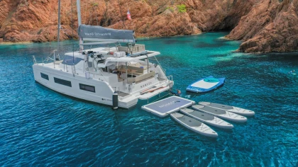 PRIVATE Catamaran EXCURSION - DAY (8h) - NOMAD4 - Expérience Côte d'Azur