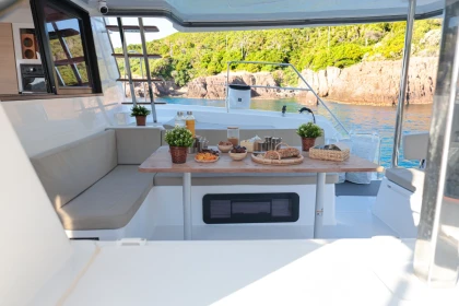 PRIVATE Catamaran EXCURSION - DAY (8h) - NOMAD4 - Expérience Côte d'Azur