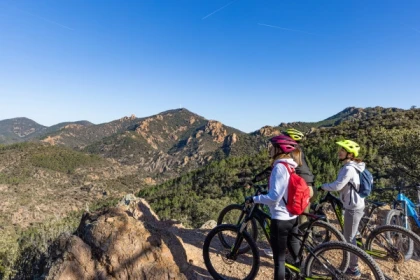 Estérel Mountain Biking: electric mountain bike excursion in Agay with guide - Expérience Côte d'Azur