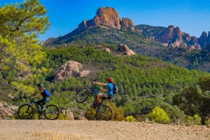 Sporty electric mountain bike excursion -Agay - Expérience Côte d'Azur