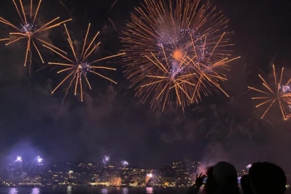 Fireworks at sea - Cannes - Expérience Côte d'Azur
