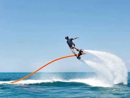 Flyboarding in Fréjus: take to the skies above the Mediterranean - Expérience Côte d'Azur