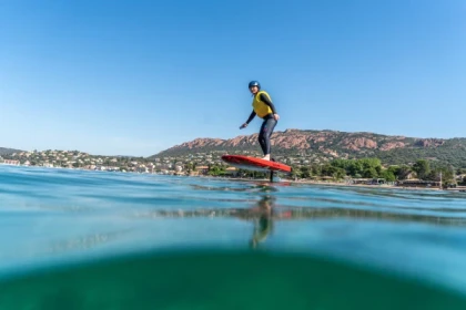 Electric surfing initiation in Agay - Expérience Côte d'Azur