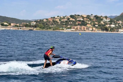 Unique Experience: Arm-Controlled Jet Skiing in Agay - Expérience Côte d'Azur