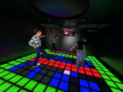 Jeux multi-activités en intérieur -  au Cap Grand Bleu à Saint Raphaël - app.name