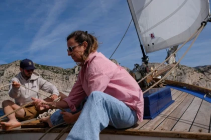 Sailing cruise in the calanques, lunch and wine - Expérience Côte d'Azur