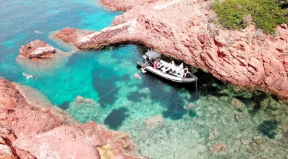 Exciting Calanque Boat tour in Frejus to Discover the Estérel Coast - Expérience Côte d'Azur
