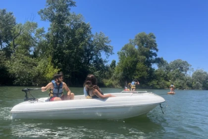 Electric boat rental without licence - Fréjus - Expérience Côte d'Azur