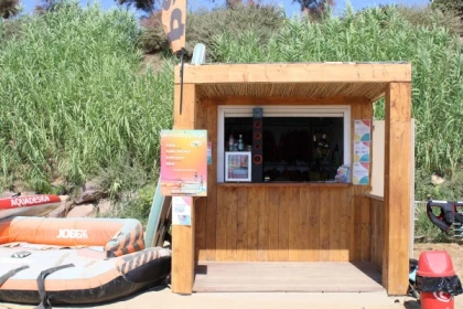 Stand Up Paddle Rental with transparent window - Expérience Côte d'Azur