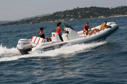 JAGUAR rental - SP Marine - Expérience Côte d'Azur